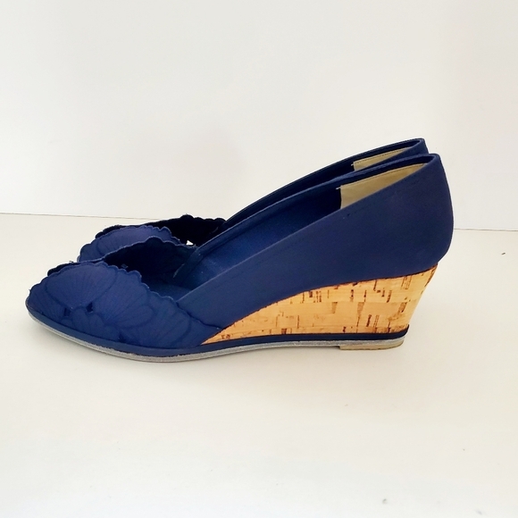 Evan Picone Women's Blue Flower Cutout Peep Toe Slip-on Wedges Size 9.5 - Picture 6 of 11